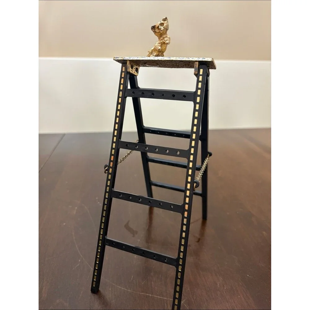 Kitty Cat on Mini Ladder Earring Holder Display